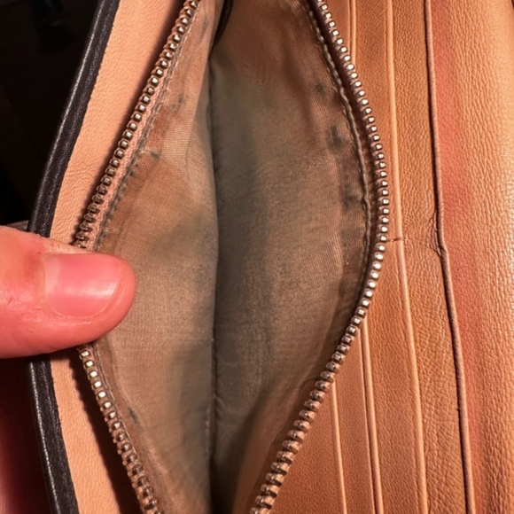 EUC! Gorgeous Prada Leather Wallet - Picture 14 of 15